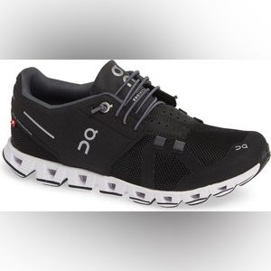 On Cloud running shoe black/white womens size 10